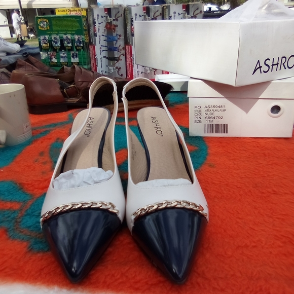 Black and white ladies shoe slingback - Picture 5 of 5
